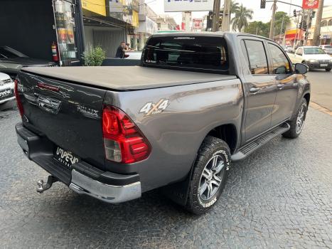 TOYOTA Hilux Caminhonete 2.8 16V 4P SR 4X4 DIESEL CABINE DUPLA AUTOMTICO, Foto 4