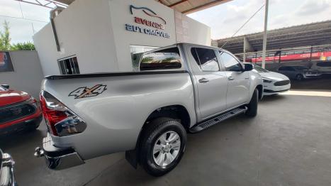 TOYOTA Hilux Caminhonete 2.8 16V SRV 4X4 DIESEL CABINE DUPLA AUTOMTICO, Foto 5