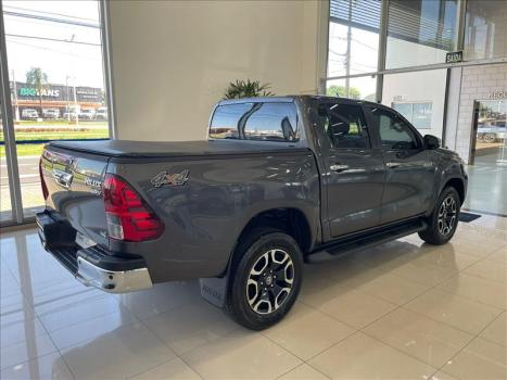 TOYOTA Hilux Caminhonete 2.8 16V SRV 4X4 DIESEL CABINE DUPLA AUTOMTICO, Foto 5