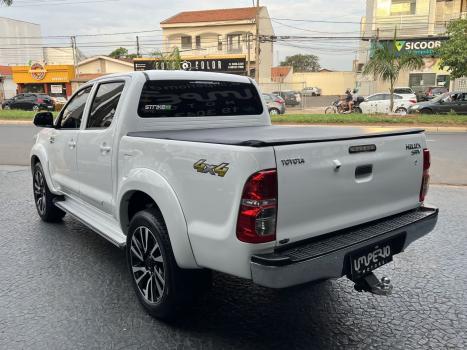 TOYOTA Hilux Caminhonete 2.7 16V 4P SRV FLEX 4X4  CABINE DUPLA AUTOMTICO, Foto 3