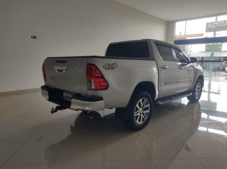 TOYOTA Hilux Caminhonete 2.8 16V SRV 4X4 DIESEL CABINE DUPLA AUTOMTICO, Foto 4