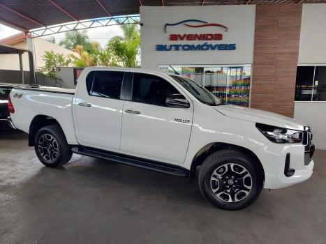 TOYOTA Hilux Caminhonete 2.8 16V SRV 4X4 DIESEL CABINE DUPLA AUTOMTICO, Foto 1