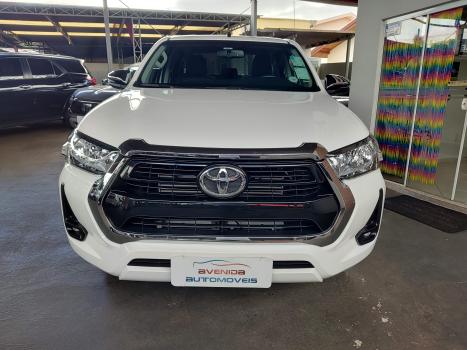 TOYOTA Hilux Caminhonete 2.8 16V SRV 4X4 DIESEL CABINE DUPLA AUTOMTICO, Foto 2