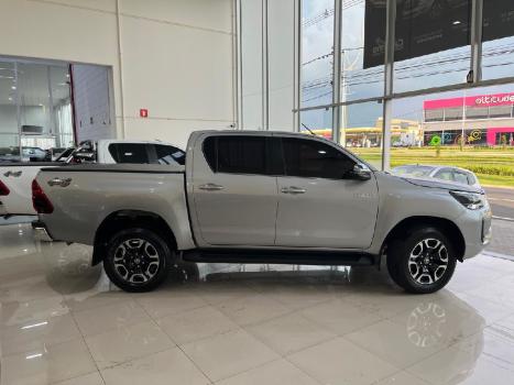 TOYOTA Hilux Caminhonete 2.8 16V SRX 4X4 TURBO DIESEL CABINE DUPLA AUTOMTICO, Foto 4