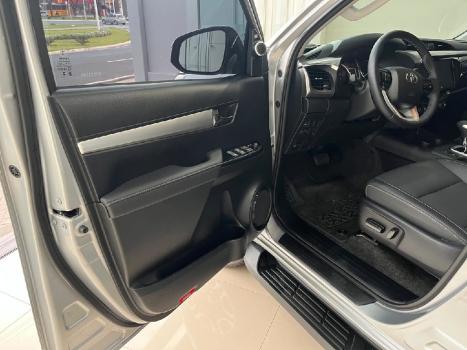 TOYOTA Hilux Caminhonete 2.8 16V SRX 4X4 TURBO DIESEL CABINE DUPLA AUTOMTICO, Foto 12