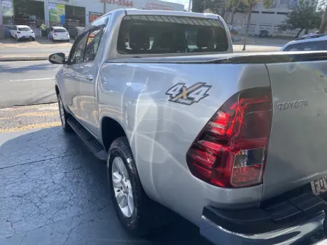 TOYOTA Hilux Caminhonete 2.8 16V SRV 4X4 DIESEL CABINE DUPLA AUTOMTICO, Foto 5