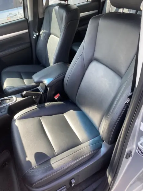 TOYOTA Hilux Caminhonete 2.8 16V SRV 4X4 DIESEL CABINE DUPLA AUTOMTICO, Foto 10