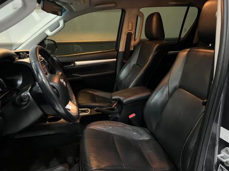 TOYOTA Hilux Caminhonete 2.8 16V SRV 4X4 DIESEL CABINE DUPLA AUTOMTICO, Foto 6