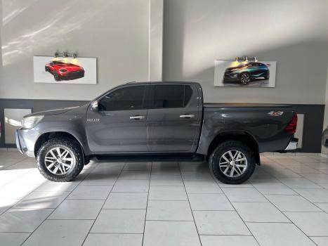 TOYOTA Hilux Caminhonete 2.8 16V SRV 4X4 DIESEL CABINE DUPLA AUTOMTICO, Foto 3