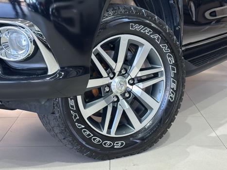 TOYOTA Hilux Caminhonete 2.8 16V SRX 4X4 DIESEL CABINE DUPLA AUTOMTICO, Foto 8
