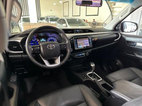 TOYOTA Hilux Caminhonete 2.8 16V SRX 4X4 DIESEL CABINE DUPLA AUTOMTICO, Foto 9