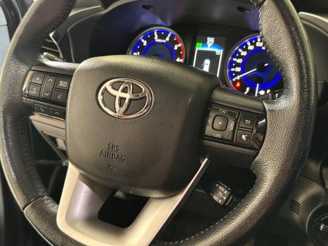 TOYOTA Hilux Caminhonete 2.8 16V SRX 4X4 DIESEL CABINE DUPLA AUTOMTICO, Foto 12