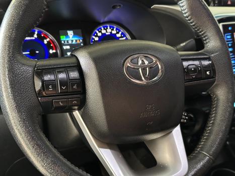 TOYOTA Hilux Caminhonete 2.8 16V SRX 4X4 DIESEL CABINE DUPLA AUTOMTICO, Foto 13