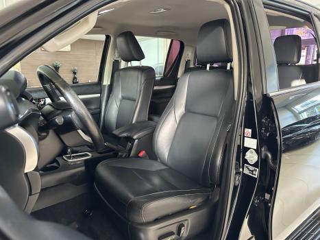 TOYOTA Hilux Caminhonete 2.8 16V SRX 4X4 DIESEL CABINE DUPLA AUTOMTICO, Foto 17
