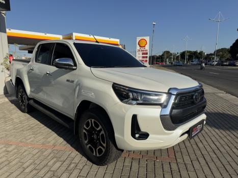 TOYOTA Hilux Caminhonete 2.8 16V SRX 4X4 DIESEL CABINE DUPLA AUTOMTICO, Foto 1