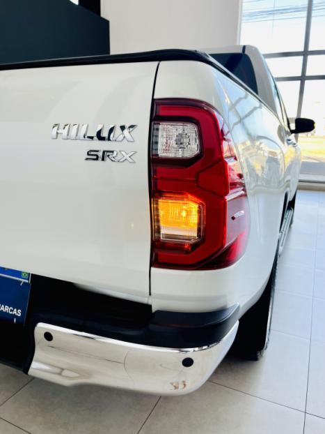 TOYOTA Hilux Caminhonete 2.8 16V SRX 4X4 TURBO DIESEL CABINE DUPLA AUTOMTICO, Foto 4