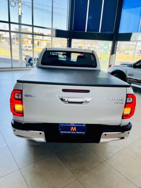 TOYOTA Hilux Caminhonete 2.8 16V SRX 4X4 TURBO DIESEL CABINE DUPLA AUTOMTICO, Foto 13