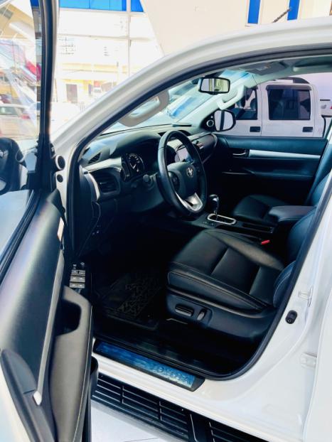 TOYOTA Hilux Caminhonete 2.8 16V SRX 4X4 TURBO DIESEL CABINE DUPLA AUTOMTICO, Foto 16