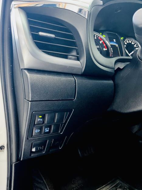 TOYOTA Hilux Caminhonete 2.8 16V SRX 4X4 TURBO DIESEL CABINE DUPLA AUTOMTICO, Foto 20