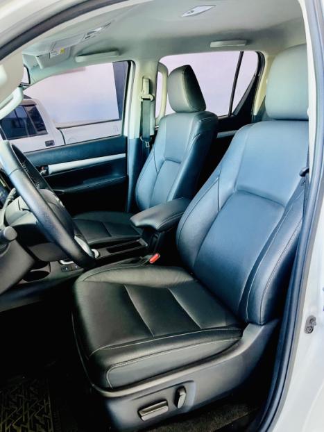TOYOTA Hilux Caminhonete 2.8 16V SRX 4X4 TURBO DIESEL CABINE DUPLA AUTOMTICO, Foto 22