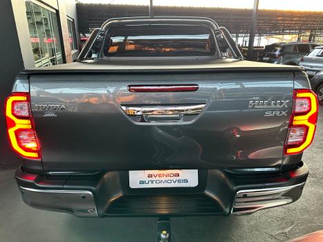 TOYOTA Hilux Caminhonete 2.8 16V SRX 4X4 TURBO DIESEL CABINE DUPLA AUTOMTICO, Foto 4