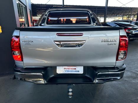 TOYOTA Hilux Caminhonete 2.8 16V SRX 4X4 TURBO DIESEL CABINE DUPLA AUTOMTICO, Foto 4