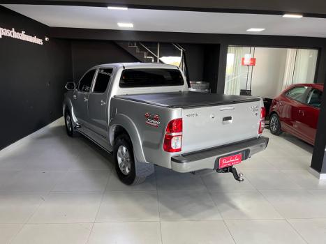 TOYOTA Hilux Caminhonete 3.0 4P 4X4 SRV TURBO DIESEL CABINE DUPLA AUTOMTICO, Foto 9