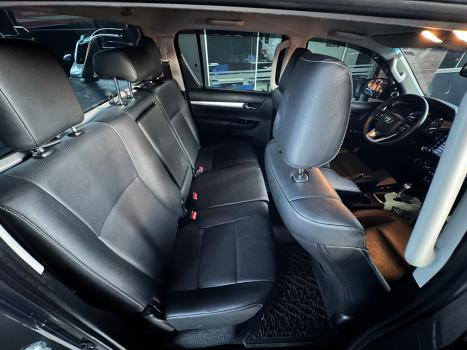 TOYOTA Hilux Caminhonete 2.8 16V SRX 4X4 TURBO DIESEL CABINE DUPLA AUTOMTICO, Foto 6