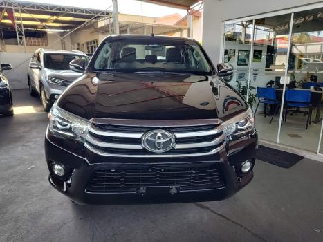 TOYOTA Hilux Caminhonete 2.8 16V SRX 4X4 TURBO DIESEL CABINE DUPLA AUTOMTICO, Foto 2