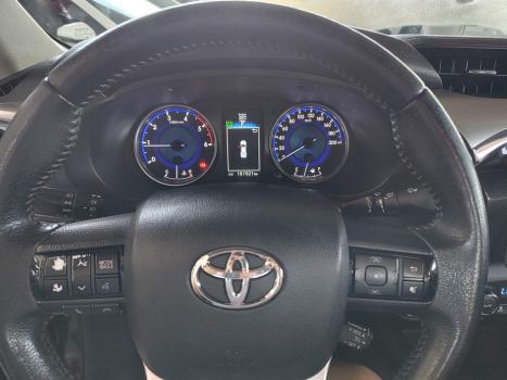 TOYOTA Hilux Caminhonete 2.8 16V SRX 4X4 TURBO DIESEL CABINE DUPLA AUTOMTICO, Foto 6