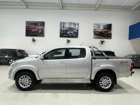 TOYOTA Hilux Caminhonete 3.0 4P 4X4 SRV TURBO DIESEL CABINE DUPLA AUTOMTICO, Foto 4