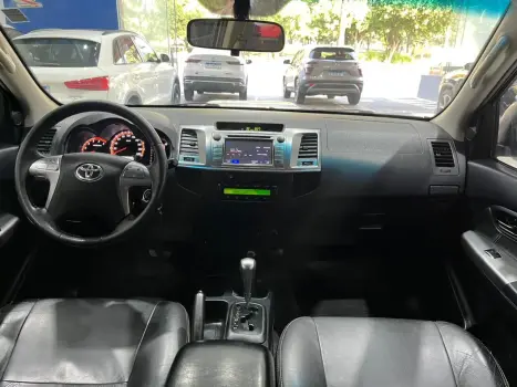 TOYOTA Hilux Caminhonete 3.0 4P 4X4 SRV TURBO DIESEL CABINE DUPLA AUTOMTICO, Foto 9