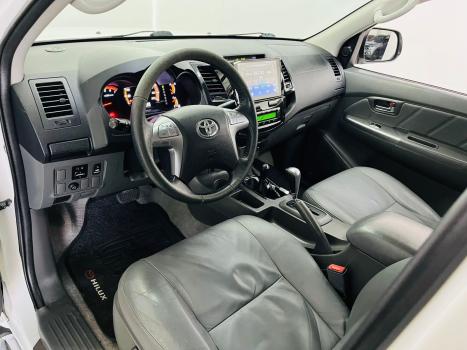 TOYOTA Hilux Caminhonete 2.7 16V 4P SRV FLEX 4X4  CABINE DUPLA AUTOMTICO, Foto 3