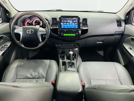 TOYOTA Hilux Caminhonete 2.7 16V 4P SRV FLEX 4X4  CABINE DUPLA AUTOMTICO, Foto 4