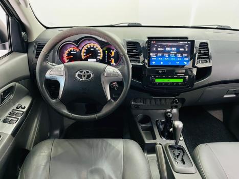 TOYOTA Hilux Caminhonete 2.7 16V 4P SRV FLEX 4X4  CABINE DUPLA AUTOMTICO, Foto 5