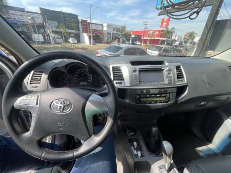 TOYOTA Hilux Caminhonete 3.0 4P 4X4 SRV TURBO DIESEL CABINE DUPLA AUTOMTICO, Foto 7