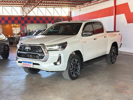 TOYOTA Hilux Caminhonete 2.8 16V SRX 4X4 DIESEL CABINE DUPLA AUTOMTICO, Foto 1