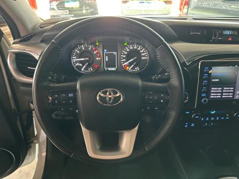 TOYOTA Hilux Caminhonete 2.8 16V SRX 4X4 DIESEL CABINE DUPLA AUTOMTICO, Foto 8