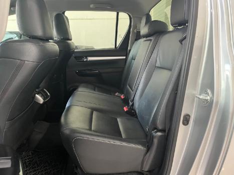 TOYOTA Hilux Caminhonete 2.7 16V 4P SRV FLEX 4X4  CABINE DUPLA AUTOMTICO, Foto 9