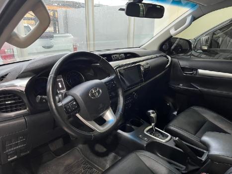 TOYOTA Hilux Caminhonete 2.7 16V 4P SRV FLEX 4X4  CABINE DUPLA AUTOMTICO, Foto 11