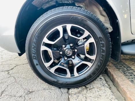 TOYOTA Hilux Caminhonete 2.8 16V SRV 4X4 DIESEL CABINE DUPLA AUTOMTICO, Foto 10