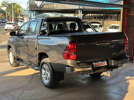 TOYOTA Hilux Caminhonete 2.8 16V SRV 4X4 DIESEL CABINE DUPLA AUTOMTICO, Foto 4
