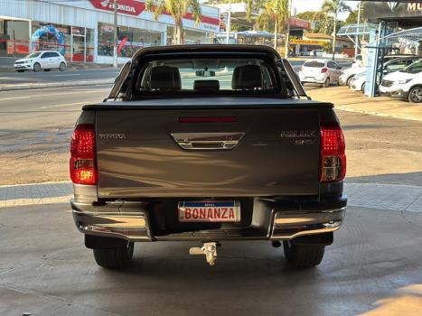 TOYOTA Hilux Caminhonete 2.8 16V SRV 4X4 DIESEL CABINE DUPLA AUTOMTICO, Foto 5