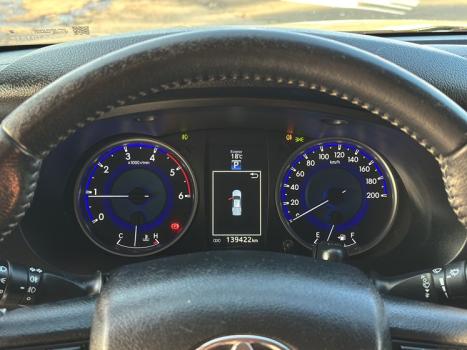 TOYOTA Hilux Caminhonete 2.8 16V SRV 4X4 DIESEL CABINE DUPLA AUTOMTICO, Foto 9