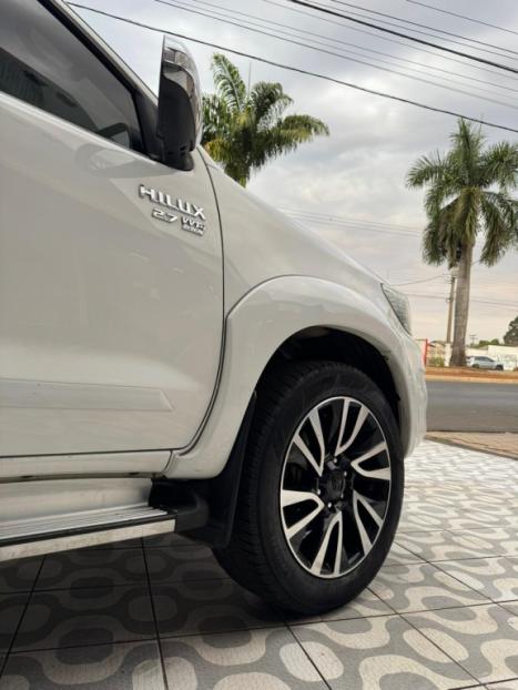 TOYOTA Hilux Caminhonete 2.7 16V 4P SRV FLEX 4X4  CABINE DUPLA AUTOMTICO, Foto 9