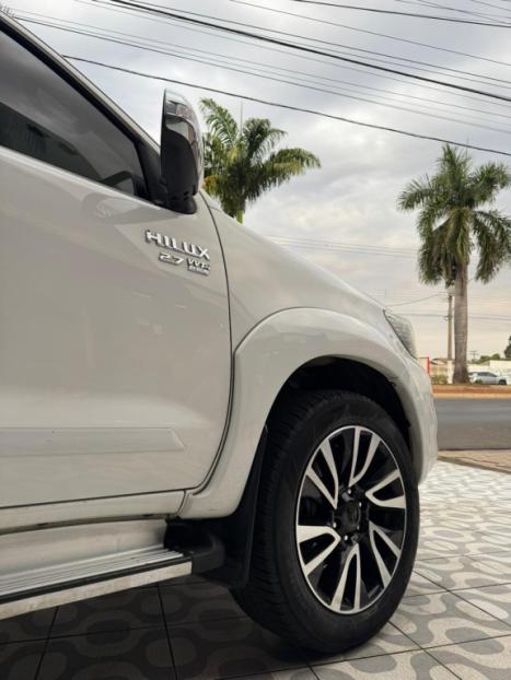 TOYOTA Hilux Caminhonete 2.7 16V 4P SRV FLEX 4X4  CABINE DUPLA AUTOMTICO, Foto 11