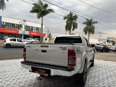 TOYOTA Hilux Caminhonete 2.7 16V 4P SRV FLEX 4X4  CABINE DUPLA AUTOMTICO, Foto 15
