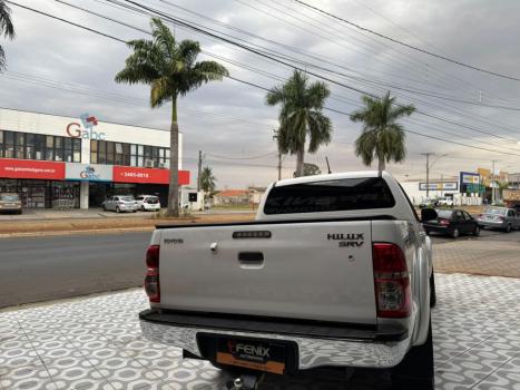 TOYOTA Hilux Caminhonete 2.7 16V 4P SRV FLEX 4X4  CABINE DUPLA AUTOMTICO, Foto 22