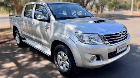 TOYOTA Hilux Caminhonete 3.0 4P 4X4 SRV TURBO DIESEL CABINE DUPLA AUTOMTICO, Foto 3