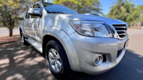 TOYOTA Hilux Caminhonete 3.0 4P 4X4 SRV TURBO DIESEL CABINE DUPLA AUTOMTICO, Foto 8